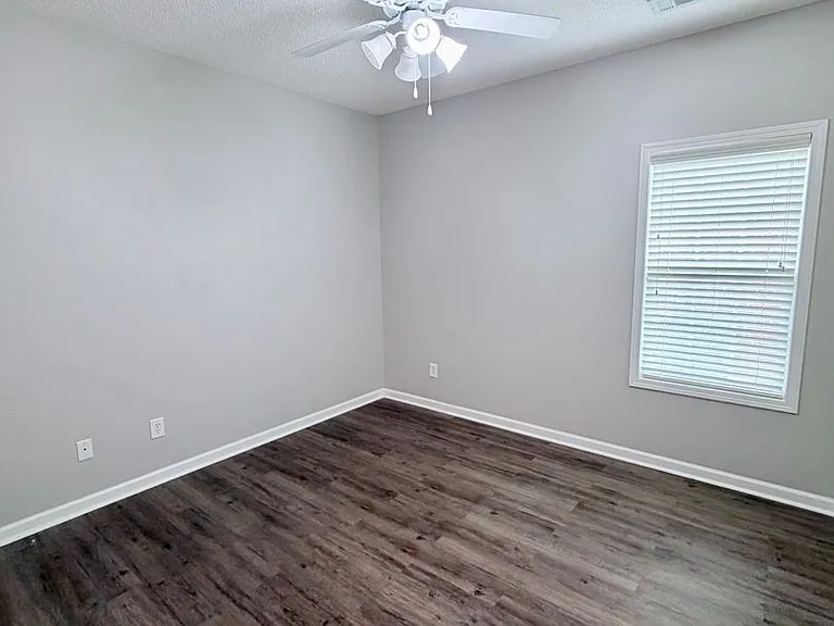 705 Post Oak Way — Photo 6