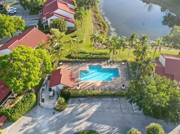 23 Lexington Lane W #A, Palm Beach Gardens, FL 33418