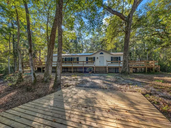 19 Twin Lakes Dr, Crawfordville, FL 32327