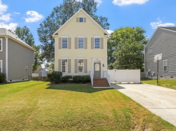 324 McCarthy Dr, Clayton, NC 27527