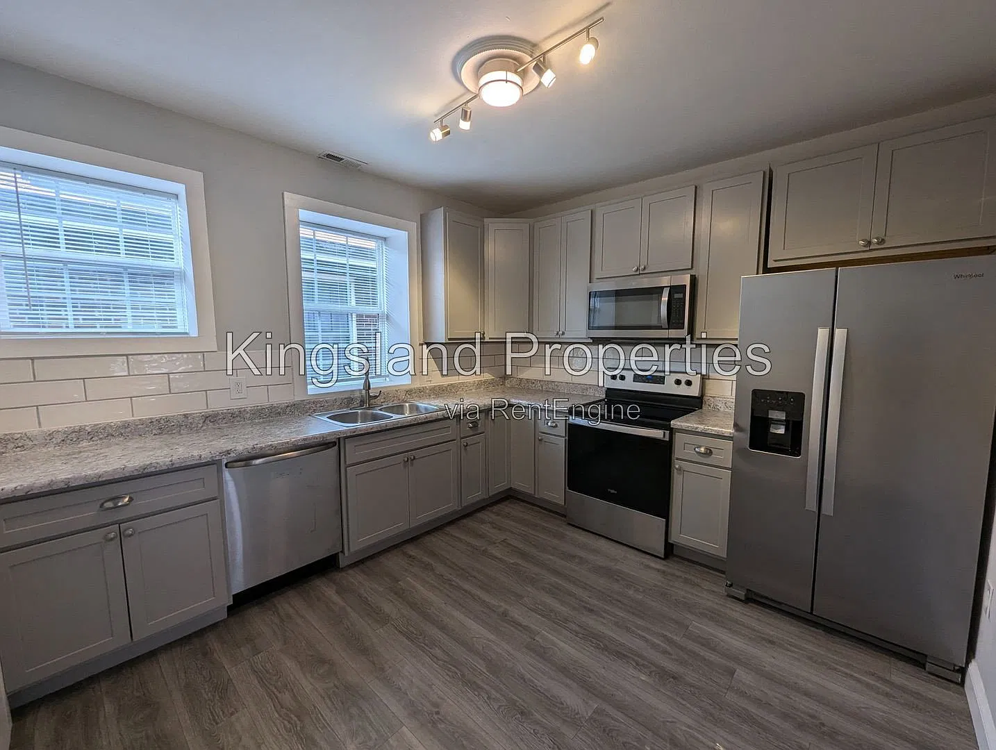 2 bed, 1.0 bath, 1350 sqft, $1,300 — Photo 2