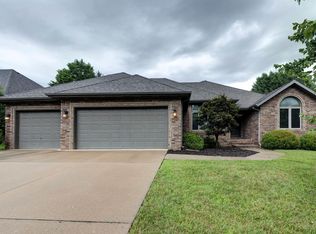 2637 E Cherryvale St, Springfield, MO 65804