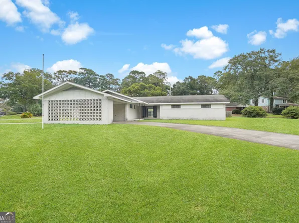 12520 Golf Club Dr, Savannah, GA 31419