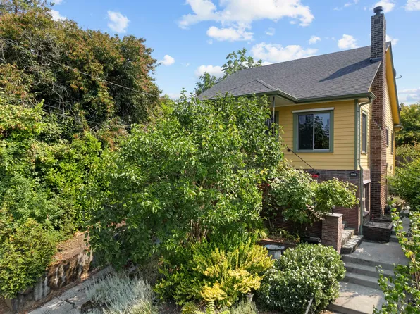 5762 26th Ave NE, Seattle, WA 98105