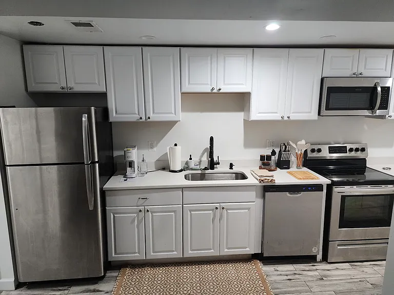 15 Girard St NE — Photo 5