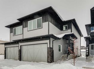 25 N Linden Pl, Rural Red Deer County, AB T4E3C4