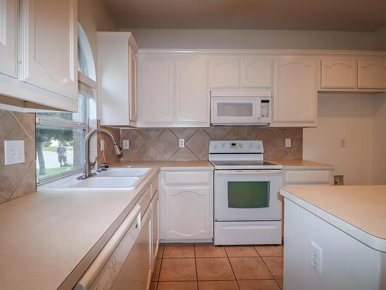 12532 Clarksburg Trl — Photo 4