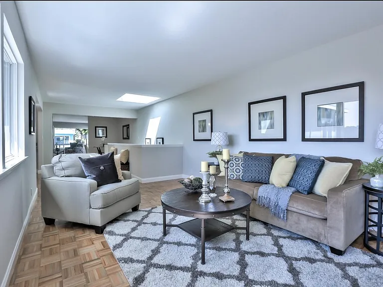 1144 Valencia Way — Photo 7