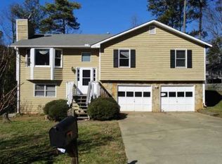1648 Eric Cir, Lawrenceville, GA 30043
