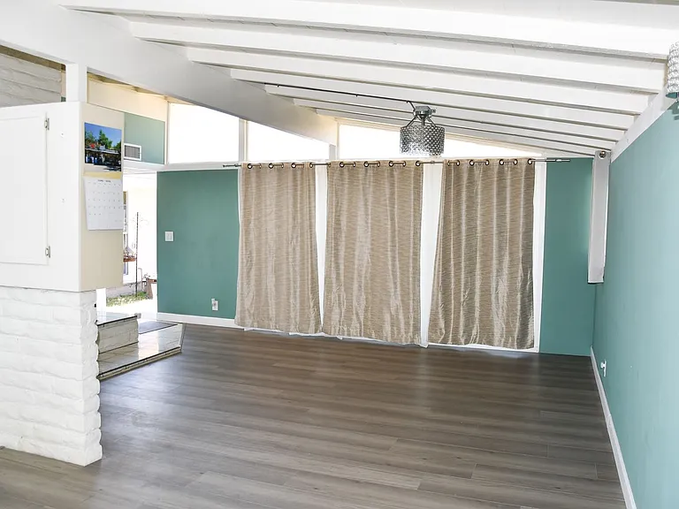 2432 W Transit Ave — Photo 9