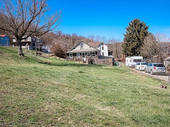 2nd image of 540 2nd St