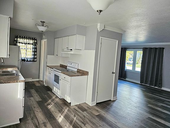 4th image of 2618 Crestview Dr