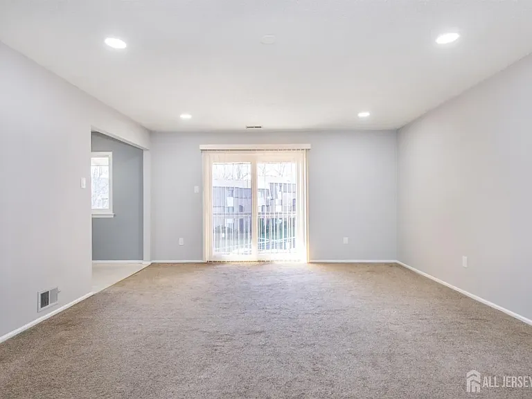 1614 Edison Glen Ter — Photo 27