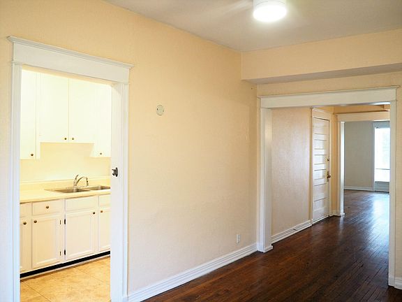 3rd image of 120 E 43rd St APT 2