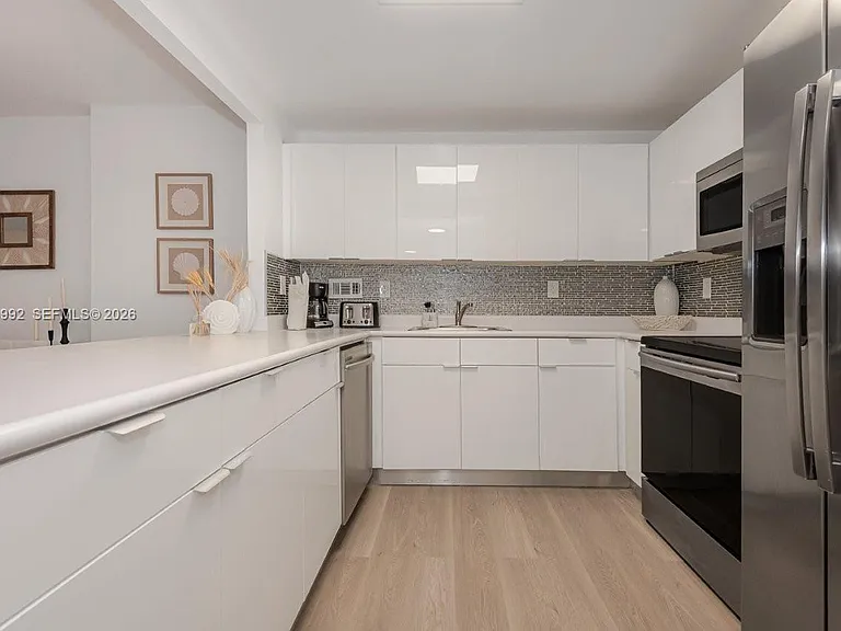 2301 Collins Ave #333 — Photo 16