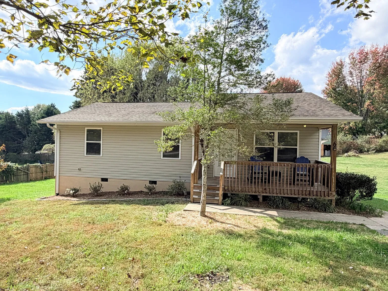 3 bed, 2.0 bath, 1148 sqft, $1,800 — Photo 2