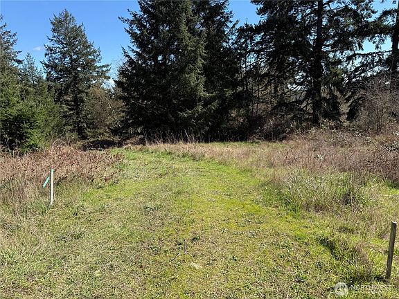 4th image of 1111 Sandwith Road