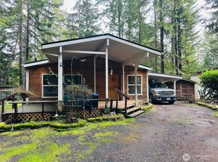 851 N Potlatch Dr, Hoodsport, WA