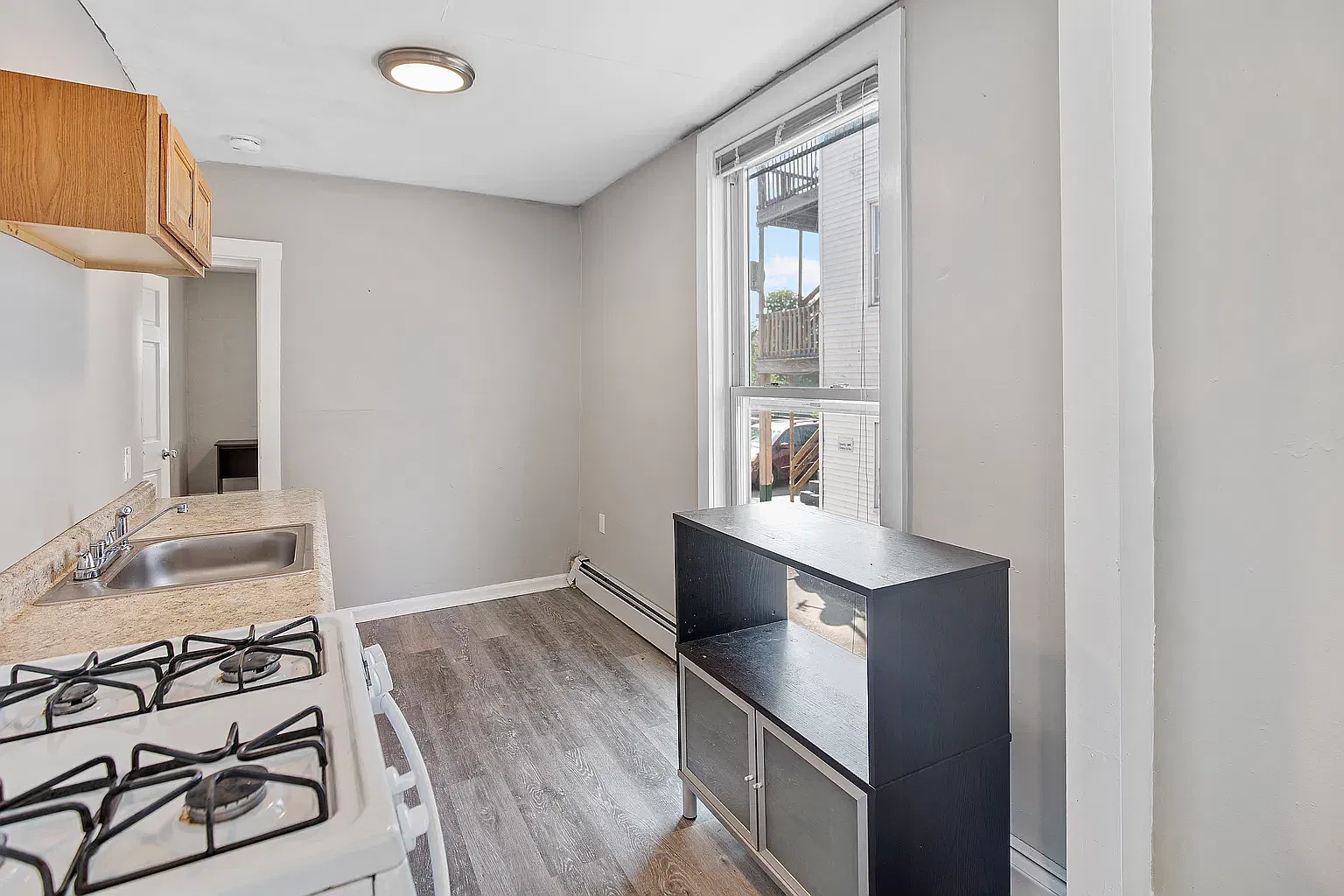 2 bed, 800 sqft, $1,600 — Photo 4