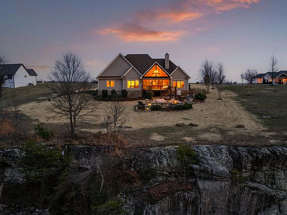 4th image of 985 Sunset Cir