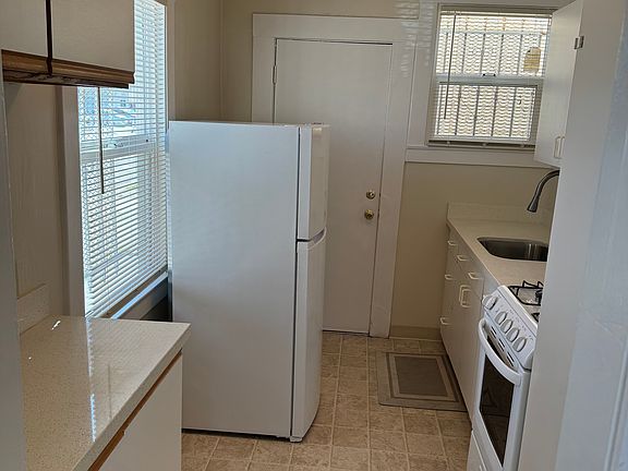 5th image of 3721 Allendale Ave APT A