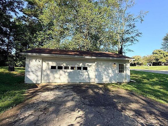 4th image of 1310 E Prairie Dr