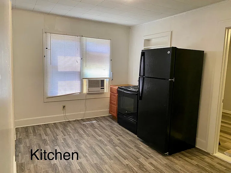 508 College St — Photo 4