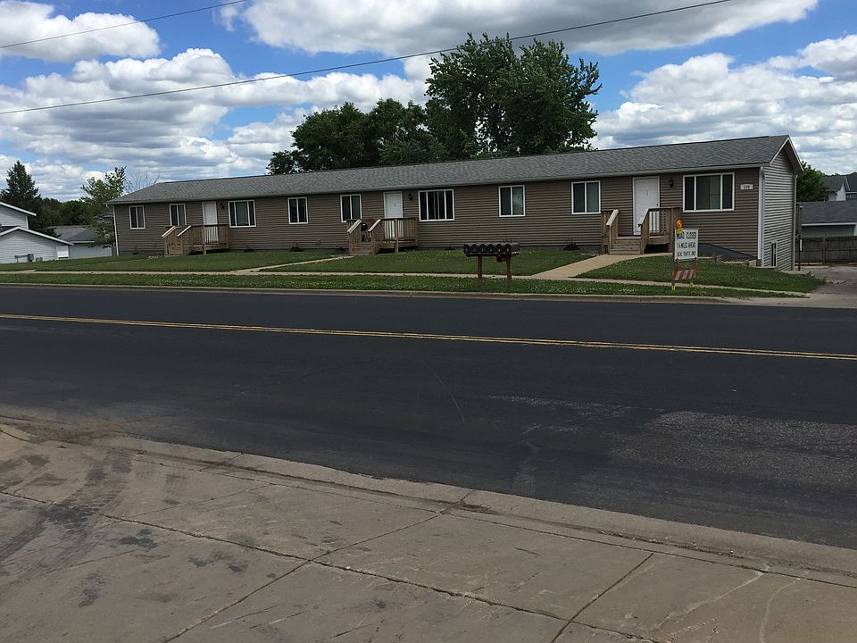 1st image of 125 E Veterans St.