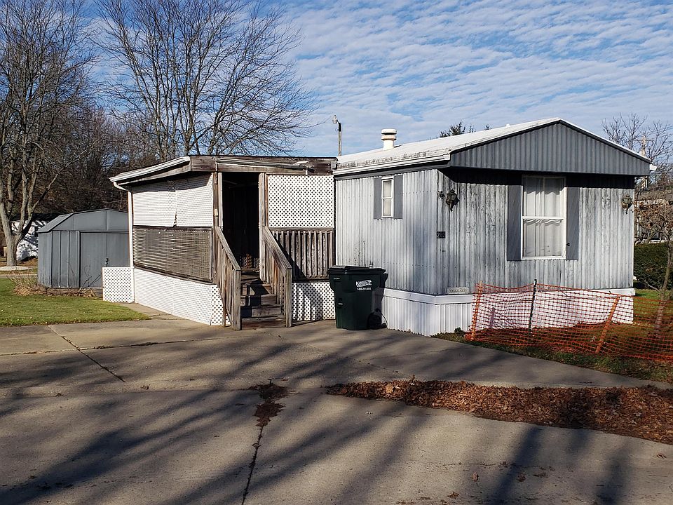 Exterior Image-0-SPRUCE RIDGE Melrose Village