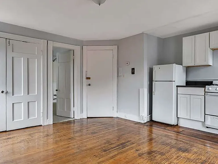 175 W Park Ave #4 — Photo 1