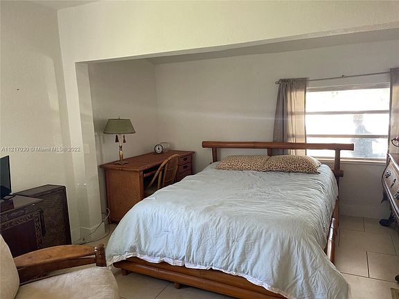 3rd image of 521 NW 44th Ave #0