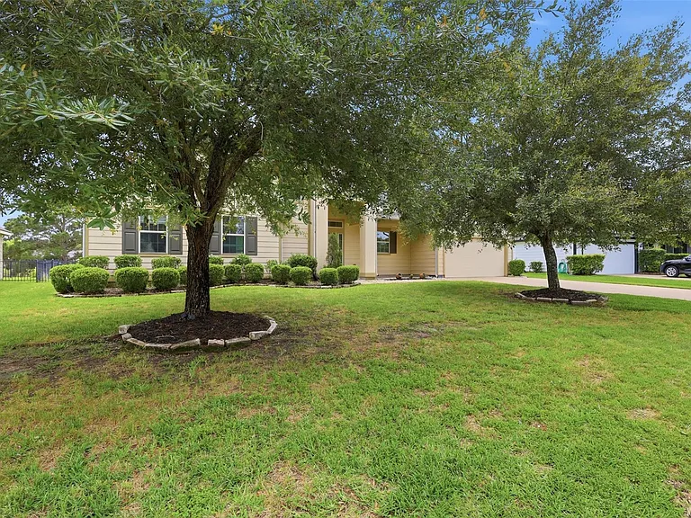11307 Grand Creek Ln — Photo 2