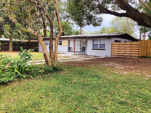 4th image of 1043 NE 23rd Ave