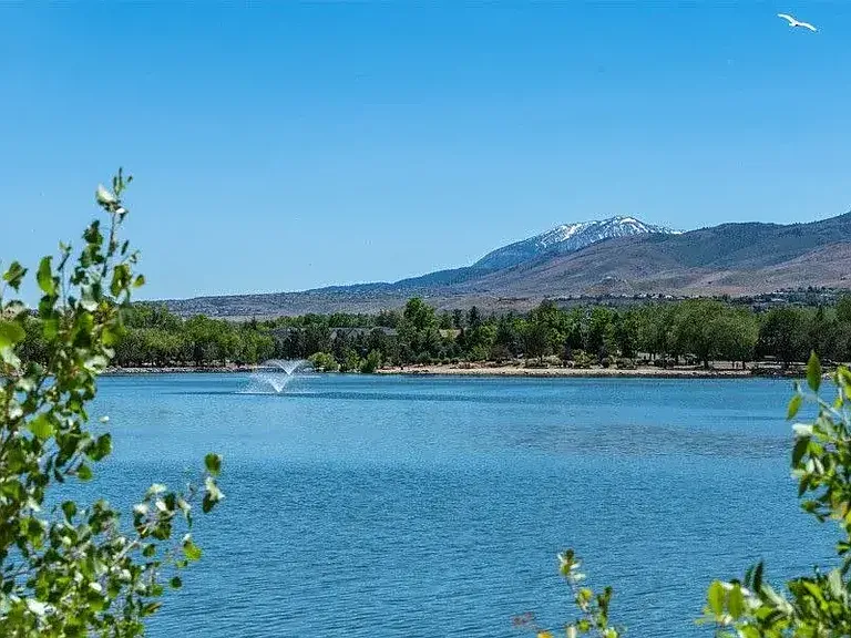 Edgewater At Virginia Lake — Photo 3