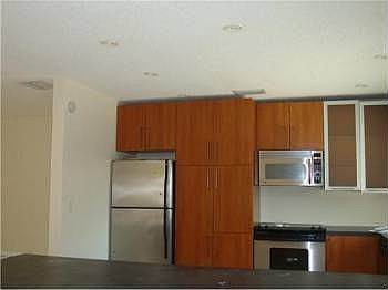 4th image of 21121 NE 19th Ave