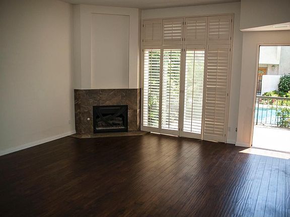 4th image of 5401 Zelzah Ave APT 133