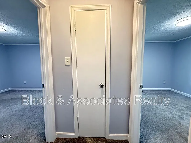801 Carter Ave — Photo 12