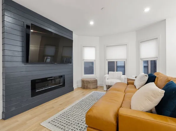 2-2A Thane St #1, Dorchester Center, MA 02124