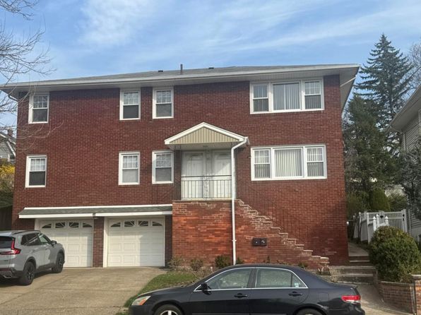 410 Mayer Ct Floor 1