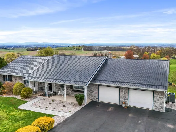 1717 Apple Way Rd, Saint Thomas, PA 17252