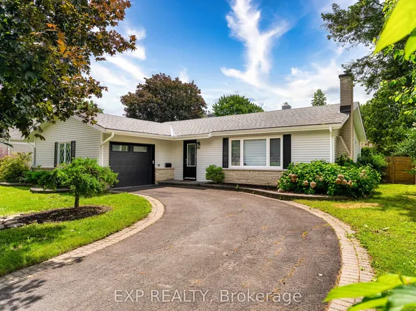 2136 Fillmore Cres, Ottawa, ON K1J 6A4