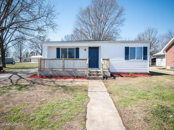 704 S Taylor Ave, Belle, MO 65013
