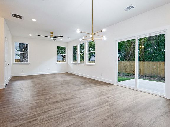 5th image of 8916 Whitehall Ln