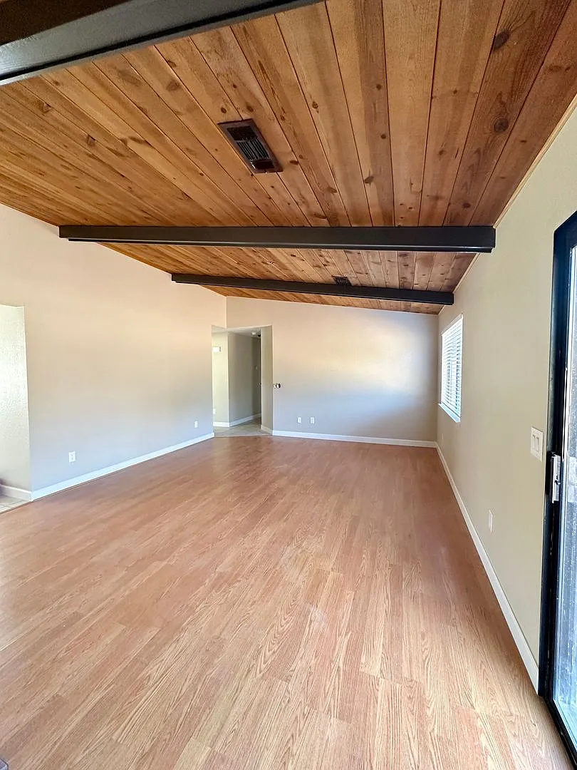 New to the Rental Market 3 Bedroom 2 Bathroom Single Family Home Available 11/05/2026 — Photo 4