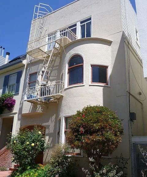 2020 Green St — Photo 1