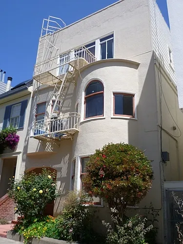 2020 Green St Photo 1