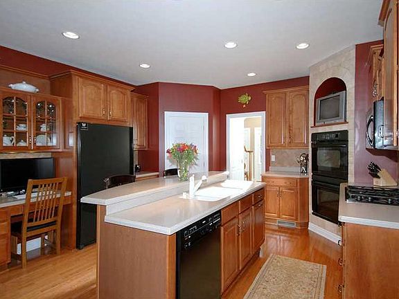 5th image of 209 Rolling Hills Dr