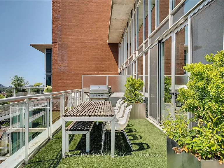 301 Markham St #Penthouse 805 — Photo 29
