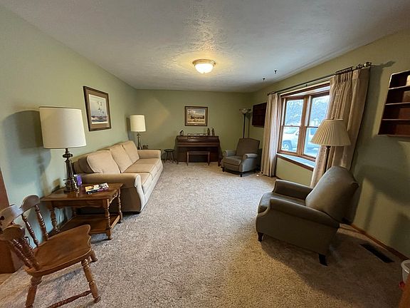 3rd image of 2421 Howell Ave