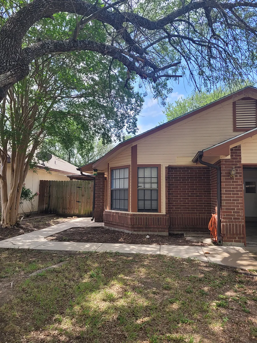 Building Photo - 2901 San Jacinto Rd
